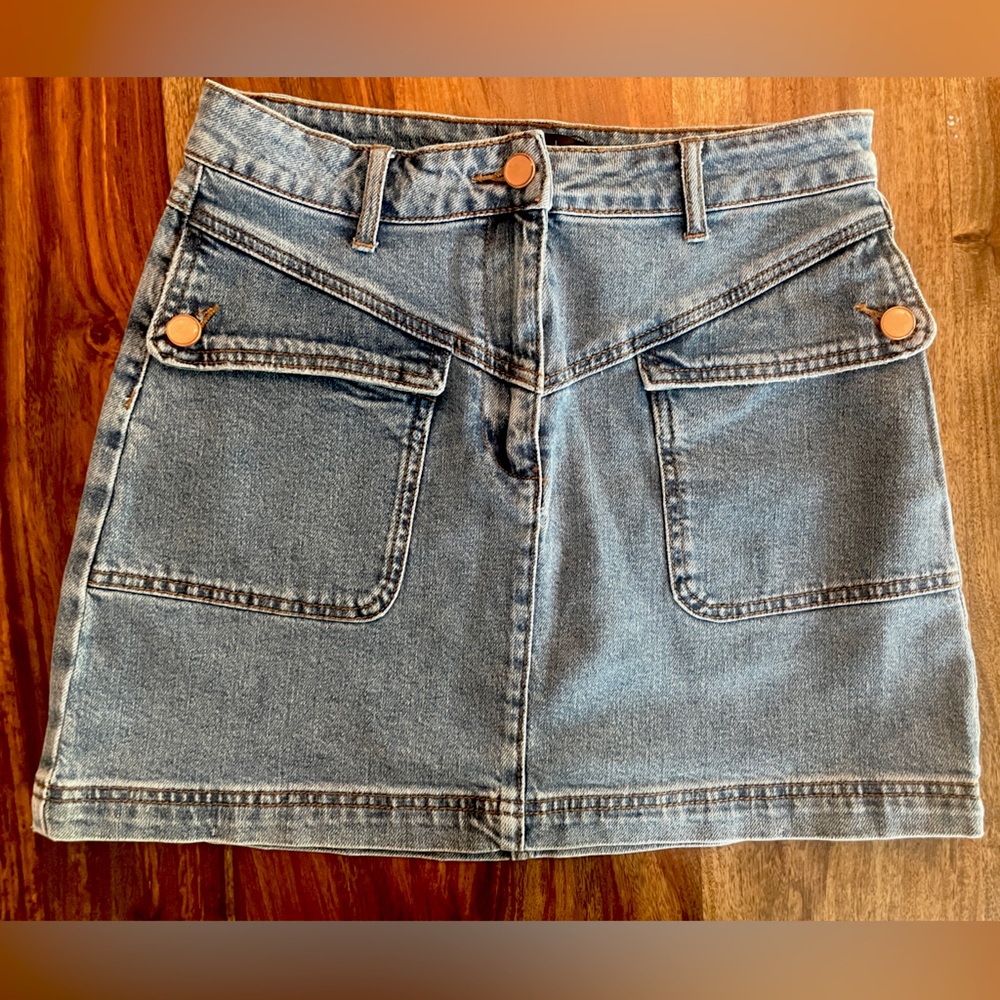 House of Harlow denim shirt skirt. Size 6